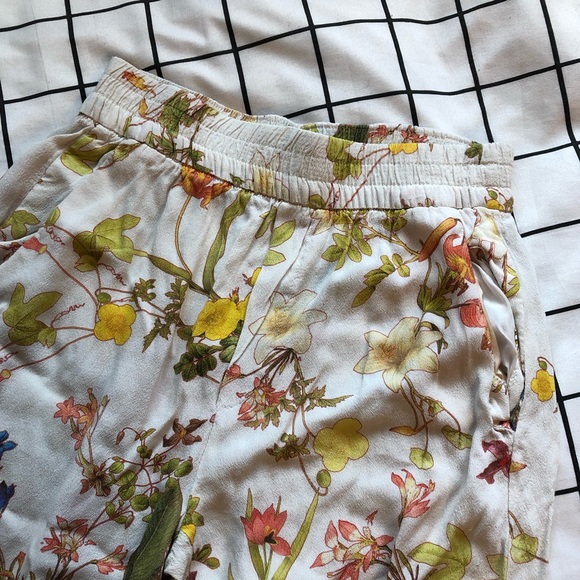 🚫SOLD🚫 on ThredUp Zara summer pants - Picture 4 of 5